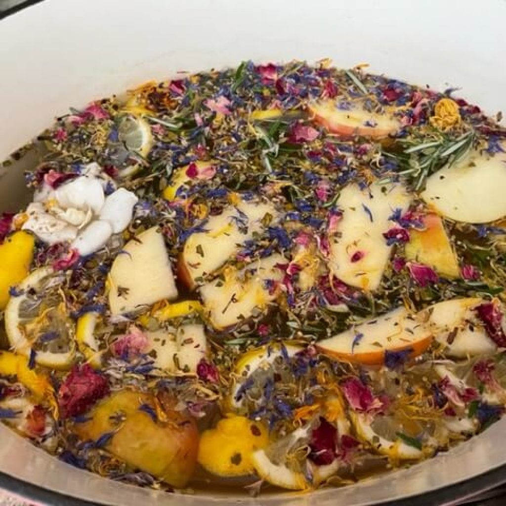 Mabon Simmer Pot for beauty and peace in the household
